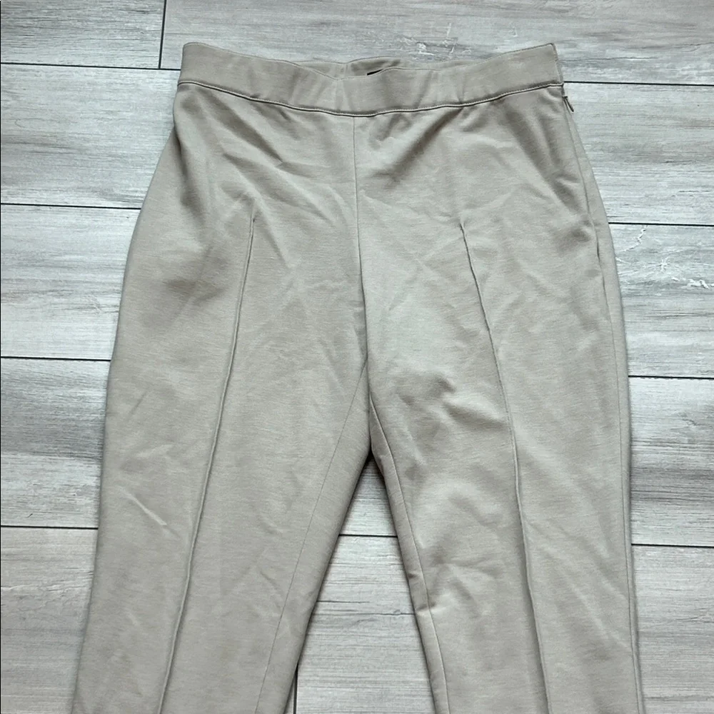Carlisle pleated stretchy